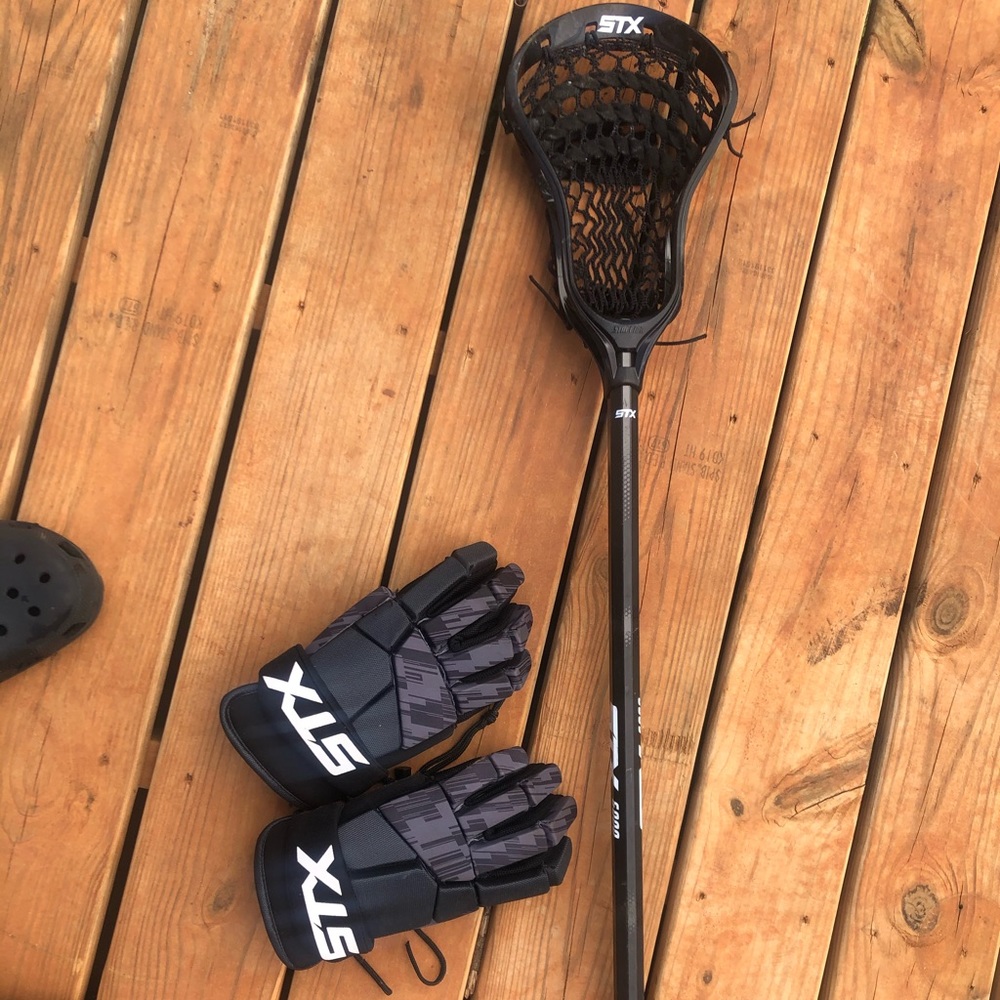 Lacrosse: Stick A/M and Gloves